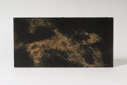 beton architektoniczny ultralekki z dodatkiem kruszywa ozdobnego grafit gold porowaty_1.jpg