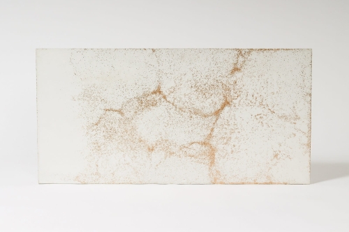 beton architektoniczny ultralekki z dodatkiem kruszywa ozdobnego biały gold średnioporowaty.jpg