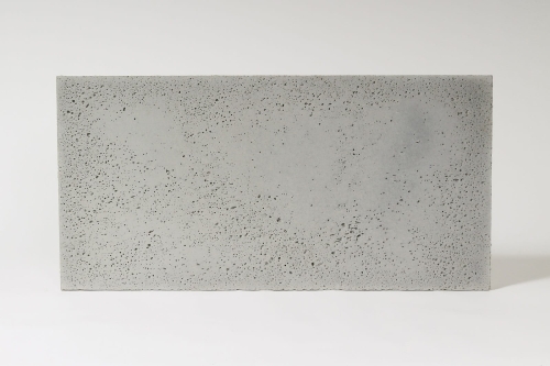beton architektoniczny ultralekki jasny popiel porowaty.jpg