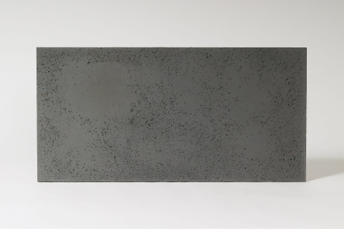 Płyta betonowa beton architektoniczny o wymiarze 120 x 60 x 1 cm kolor ciemny popiel porowata