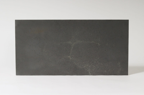 beton architektoniczny Ultra Lekki Płyta betonowa  średnioporowata kolor antracytowy z kruszywem Silver