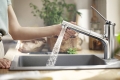 hansgrohe Zesis M 33 bateria kuchenna z wyciąganą wylewką oraz 2 strumieniami chrom połysk 74810000
