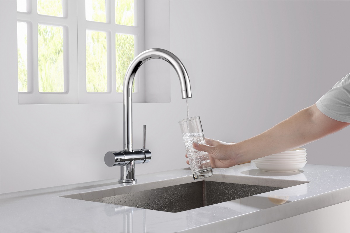 EDEN chrom połysk bateria zlewozmywakowa z podłączeniem do wody filtrowanej Blue Water