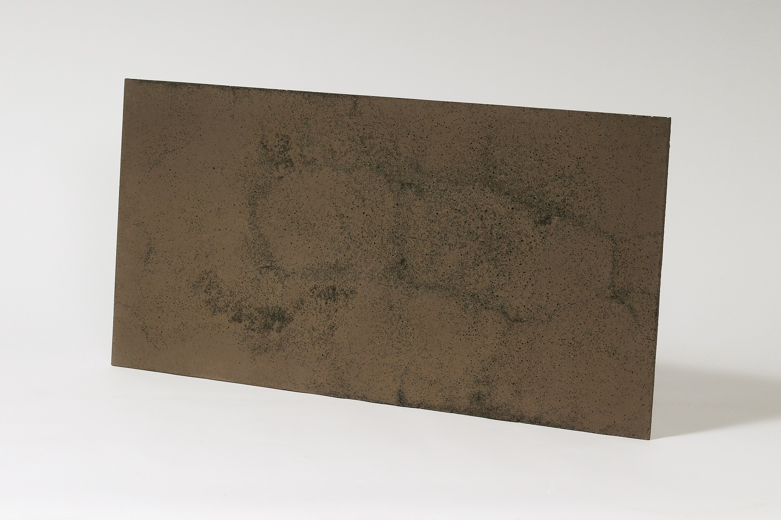 płyta betonowa ultra lekka 100x50x1 cm średnioporowata Brąz z kruszywem Black - beton architektoniczny