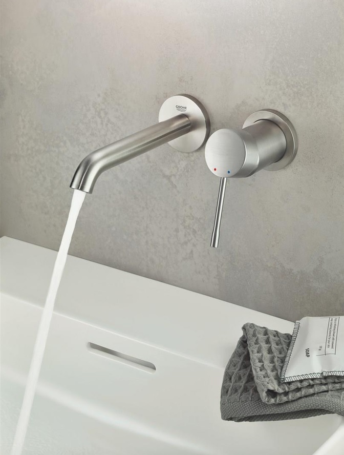 Grohe Essence bateria umywalkowa ścienna stal nierdzewna aranżacja łazienki megałazienki.eu